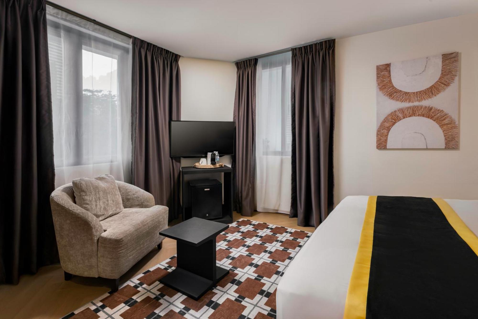 Bryqs Hotel Куала-Лумпур Экстерьер фото
