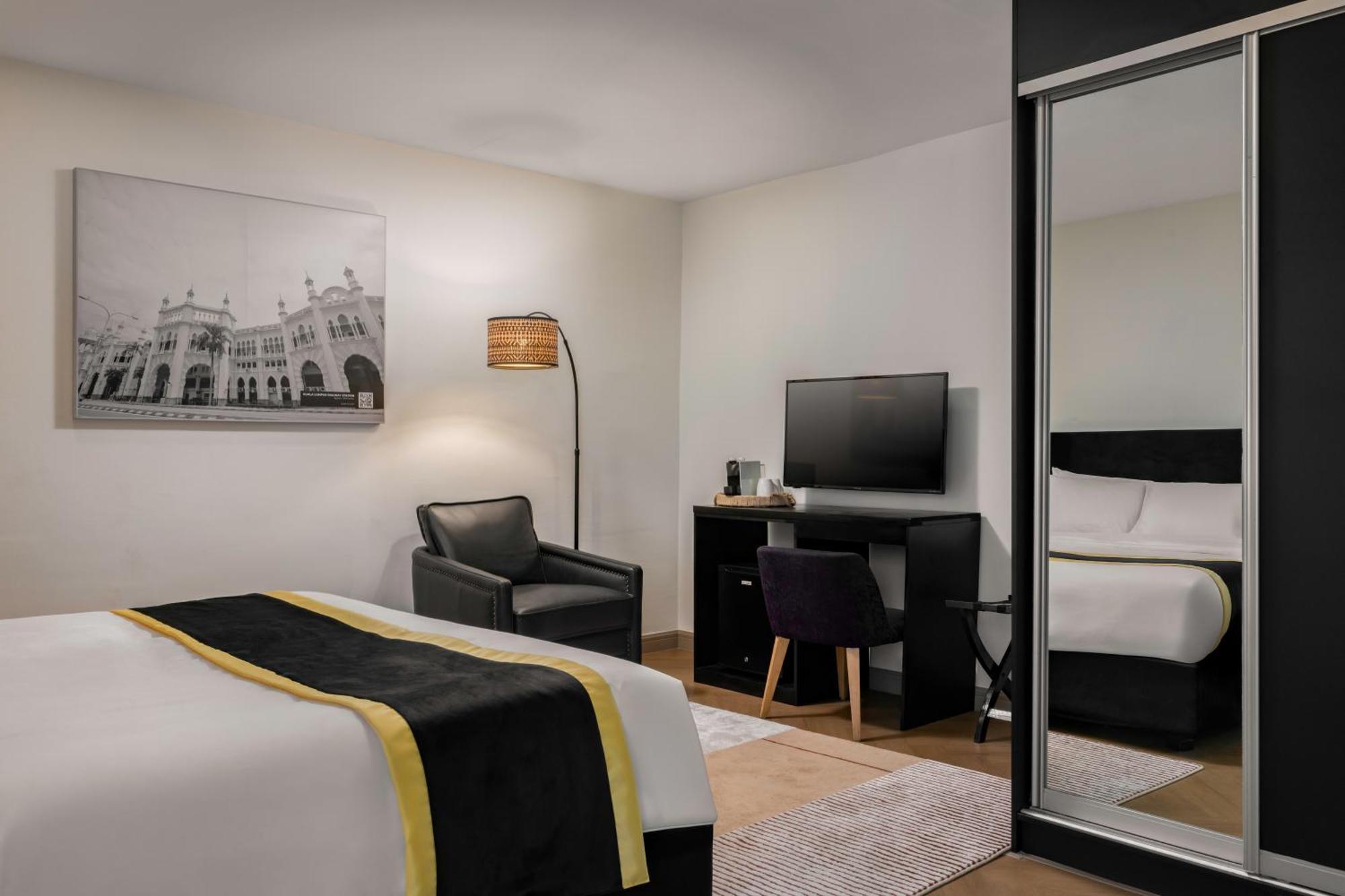 Bryqs Hotel Куала-Лумпур Экстерьер фото