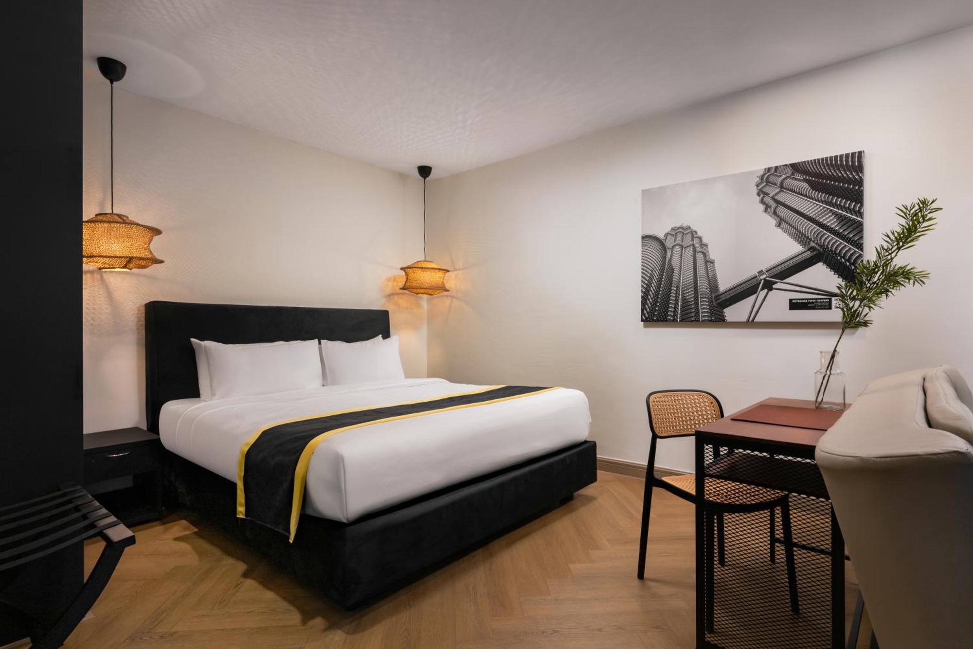Bryqs Hotel Куала-Лумпур Экстерьер фото
